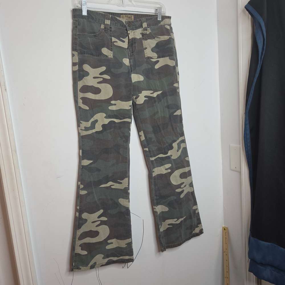 LEI Utility Gear Camo Ripstop Flare Pants Green Woodland Camouflage Size 9